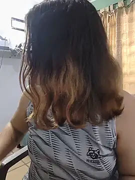 Snapshot of saenz_eymi chatting on June 17, 5:03 pm saenz eymi online show from June 17, 5:03 pm