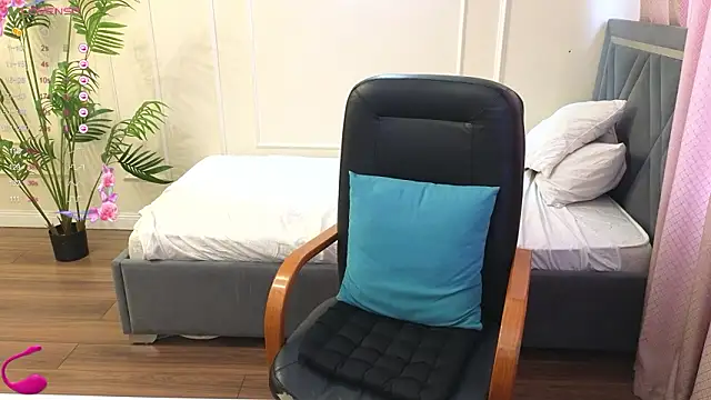 Kuro Ren online show from March 7, 4:20 am