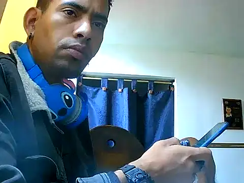 Negritohot2828 online show from April 20, 3:15 pm
