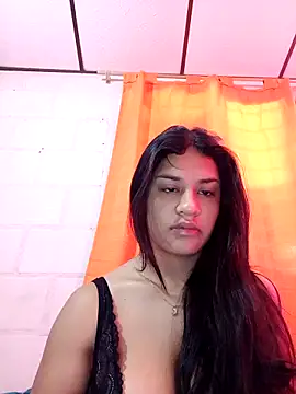 Snapshot of sofi_zzz chatting on November 18, 5:06 pm sofi zzz online show from November 18, 5:06 pm