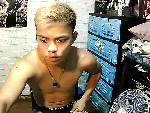 Snapshot of Pinoy_slutcummer69 chatting on November 5, 8:47 am Pinoy slutcummer69 online show from November 5, 8:47 am