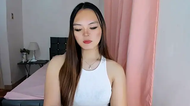 Snapshot of ameliamaureen chatting on October 19, 1:12 pm ameliamaureen online show from October 19, 1:12 pm