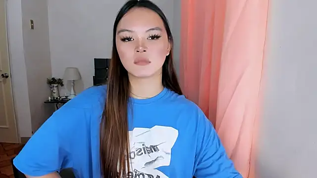 Snapshot of ameliamaureen chatting on November 17, 3:34 am ameliamaureen online show from November 17, 3:34 am