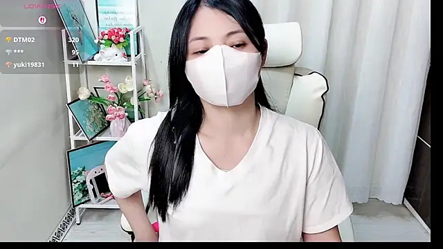phuongnhi  online show from July 24, 2:59 pm