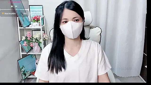 phuongnhi  online show from July 28, 12:48 pm