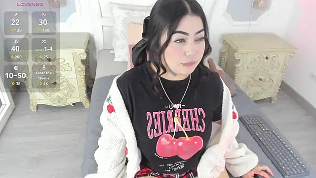 Snapshot of MeganStar__ chatting on November 20, 11:54 am MeganStar online show from November 20, 11:54 am