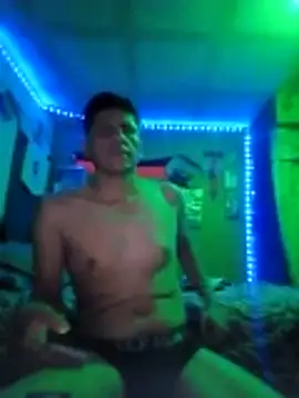 Snapshot of Juniorharo1982 chatting on March 17, 7:55 am Juniorharo1982 online show from March 17, 7:55 am