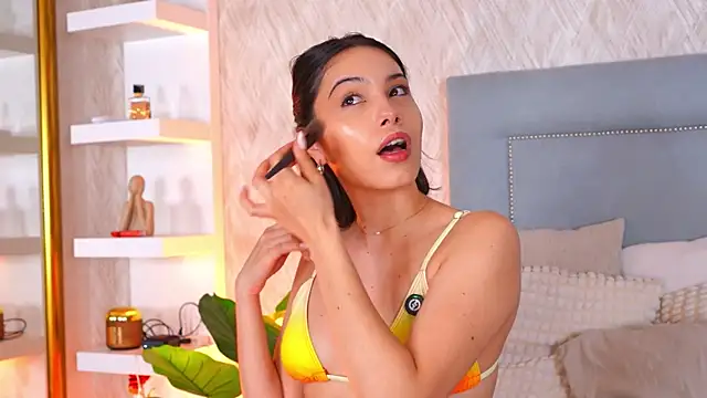 Snapshot of Sofy_Bradd chatting on June 3, 5:32 am Sofy Bradd online show from June 3, 5:32 am