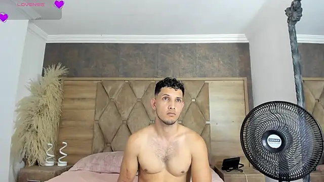EimyAndMaxi online show from July 17, 8:03 pm