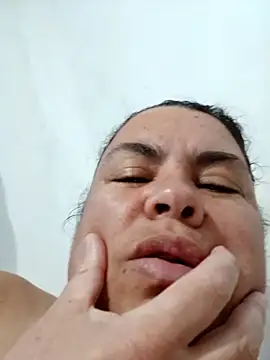 yaneth  online show from November 12, 10:52 pm