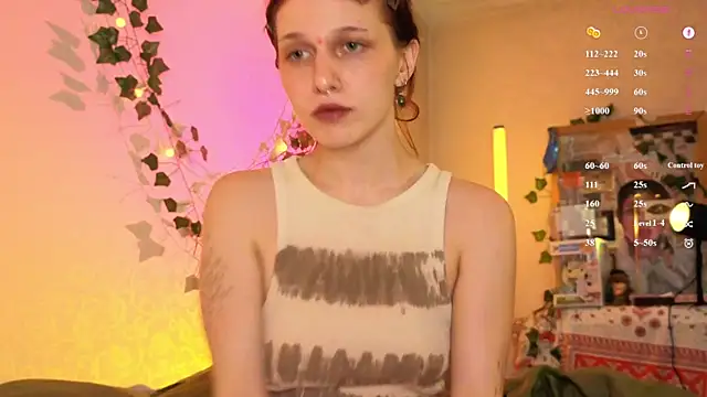 Snapshot of LeelooYolo chatting on July 24, 11:58 pm LeelooYolo online show from July 24, 11:58 pm