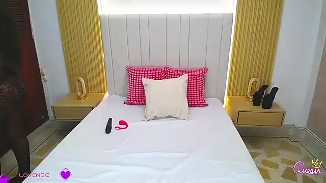 WildScarlet online show from March 14, 1:16 pm