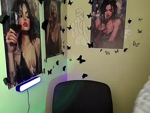 Snapshot of LadyAlice_ chatting on October 10, 9:52 am LadyAlice  online show from October 10, 9:52 am