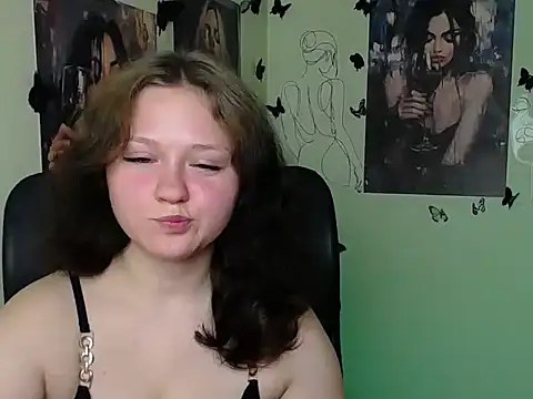 LadyAlice  online show from June 29, 6:19 am