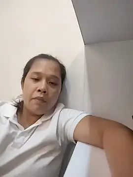Snapshot of Darkbeuaty_26 chatting on July 8, 2:43 pm Darkbeuaty 26 online show from July 8, 2:43 pm