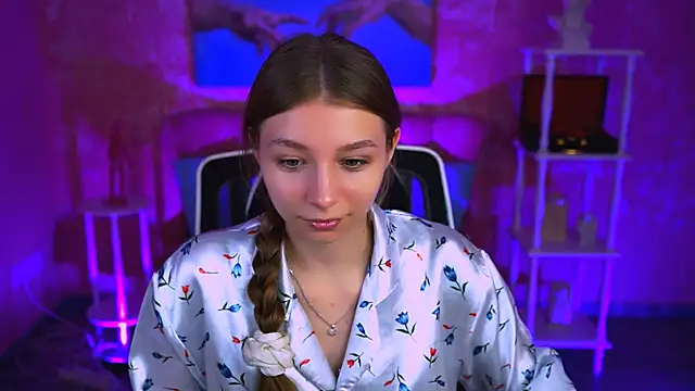 JulieDaniel online show from September 22, 8:16 am