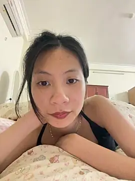 Lil-Gi online show from November 26, 3:02 pm