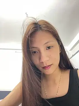 Snapshot of Lil-Gi chatting on April 8, 4:18 pm Lil-Gi online show from April 8, 4:18 pm