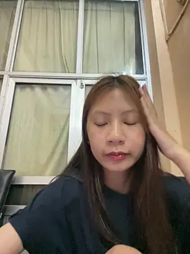 Snapshot of Lil-Gi chatting on April 27, 4:16 pm Lil-Gi online show from April 27, 4:16 pm