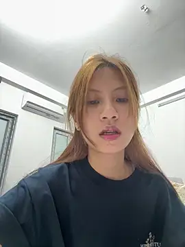 Snapshot of Lil-Gi chatting on May 10, 5:51 pm Lil-Gi online show from May 10, 5:51 pm
