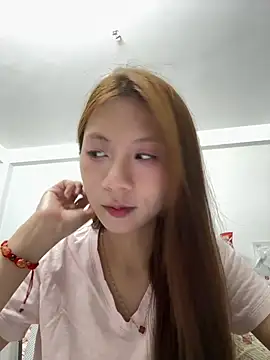 Snapshot of Lil-Gi chatting on May 22, 4:56 pm Lil-Gi online show from May 22, 4:56 pm