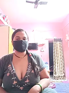 biggbobbsgirl online show from December 19, 6:26 pm