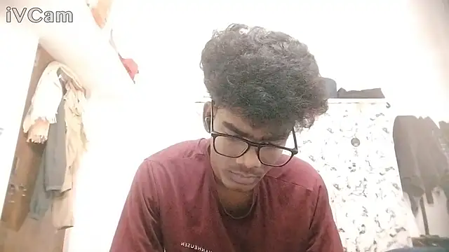 Snapshot of Rahulisagoodguy chatting on September 10, 10:15 am Rahulisagoodguy online show from September 10, 10:15 am