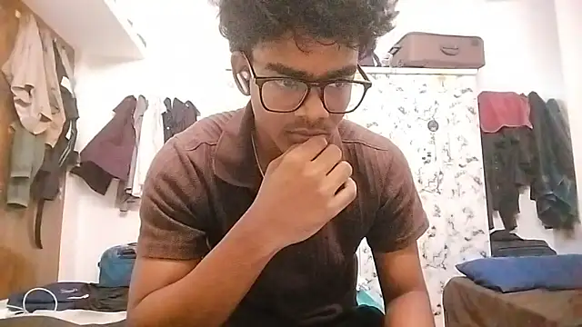 Snapshot of Rahulisagoodguy chatting on November 15, 11:07 am Rahulisagoodguy online show from November 15, 11:07 am