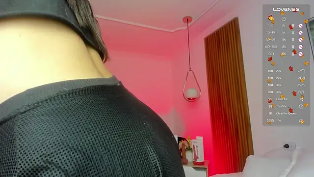 NicolWhite online show from September 18, 12:07 pm