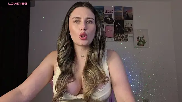 Veronika  Winslow  online show from May 14, 5:14 am
