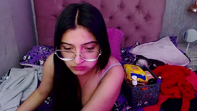 laurenelove online show from September 10, 2:11 am