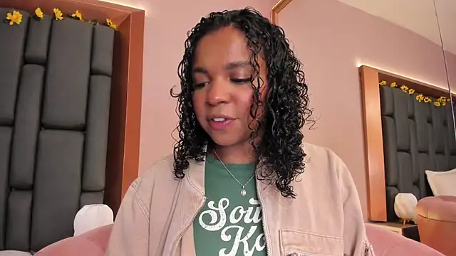 LisaMendez online show from December 4, 10:51 pm