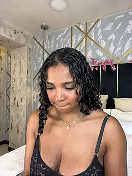 Snapshot of LisaMendez chatting on May 7, 11:10 pm LisaMendez online show from May 7, 11:10 pm