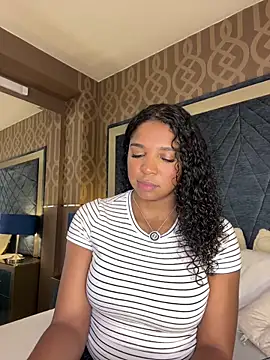 Snapshot of LisaMendez chatting on May 31, 3:58 am LisaMendez online show from May 31, 3:58 am