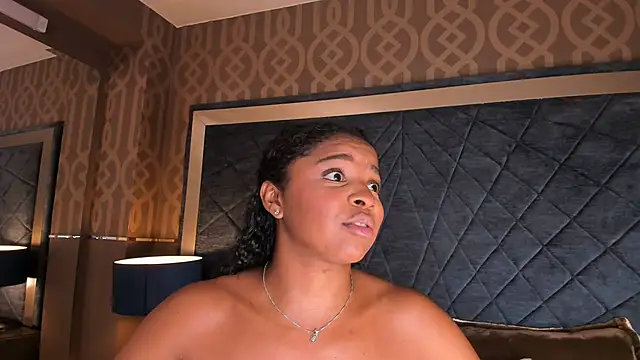 Snapshot of LisaMendez chatting on July 8, 3:44 am LisaMendez online show from July 8, 3:44 am