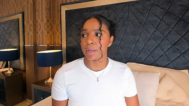 Snapshot of LisaMendez chatting on July 17, 11:31 pm LisaMendez online show from July 17, 11:31 pm