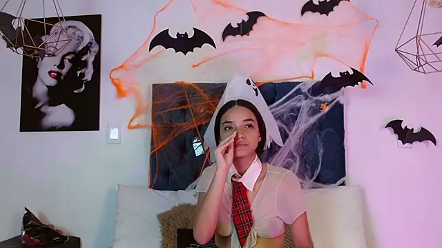 Lilith Nocturne online show from October 27, 7:18 pm