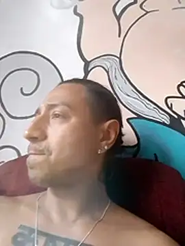 Snapshot of LucianBurn chatting on December 17, 6:03 pm LucianBurn online show from December 17, 6:03 pm