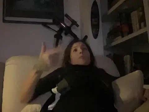 Snapshot of dddasani chatting on November 15, 4:10 am dddasani online show from November 15, 4:10 am