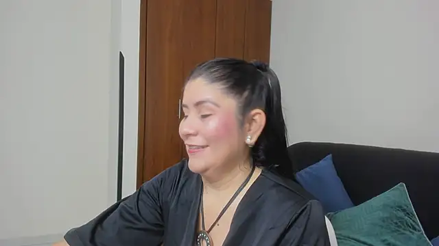 kiraGeiner online show from June 8, 1:28 am