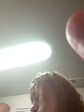 thatgurlred online show from March 20, 10:31 am