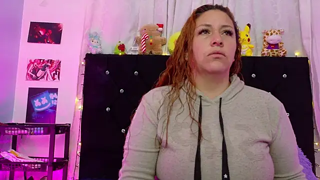 Snapshot of queen_marifer chatting on December 21, 10:11 am queen marifer online show from December 21, 10:11 am