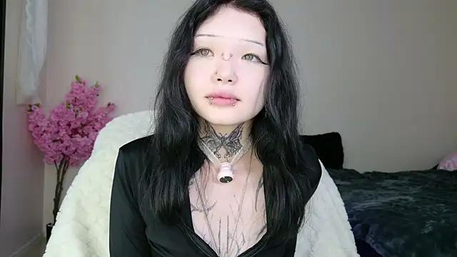 Snapshot of Lein_Bone chatting on June 25, 12:21 am Lein Bone online show from June 25, 12:21 am