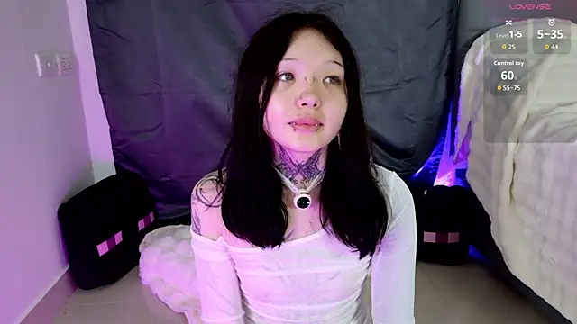 Snapshot of Lein_Bone chatting on July 27, 12:06 am Lein Bone online show from July 27, 12:06 am