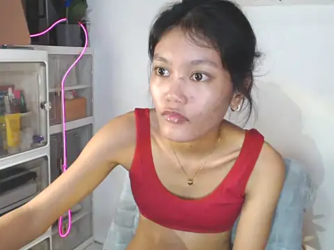 Snapshot of skinny_gracie chatting on June 22, 3:25 am skinny gracie online show from June 22, 3:25 am