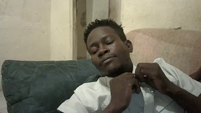 Snapshot of FeeingSplicing chatting on November 28, 10:23 pm FeeingSplicing online show from November 28, 10:23 pm