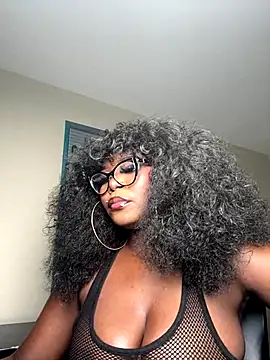 Snapshot of WomanNextdoor1 chatting on November 18, 11:58 am WomanNextdoor1 online show from November 18, 11:58 am