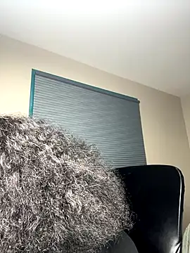 Snapshot of WomanNextdoor1 chatting on December 14, 1:00 am WomanNextdoor1 online show from December 14, 1:00 am