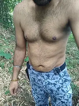 Snapshot of Aeroxx chatting on September 17, 5:53 am Aeroxx online show from September 17, 5:53 am