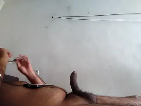 Snapshot of Aeroxx chatting on October 5, 5:28 am Aeroxx online show from October 5, 5:28 am